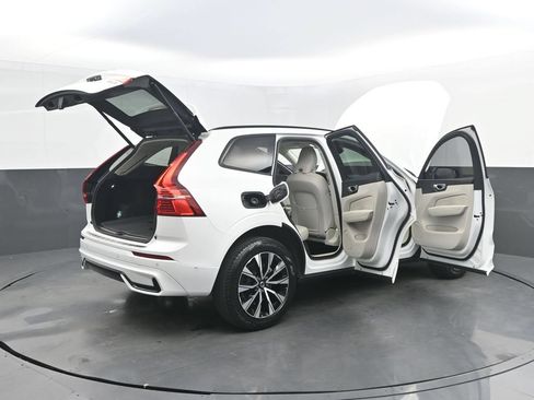 Certified 2024 Volvo XC60 B5 Plus w/ Protection Package Premier AWD/4WD image 38