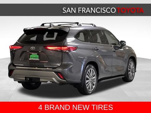 Used 2022 Toyota Highlander Platinum AWD/4WD image 5