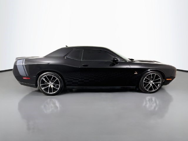 Used 2016 Dodge Challenger R/T Scat Pack w/ Leather Interior Group RWD image 11