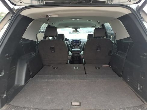Used 2020 Chevrolet Traverse LT w/ LT Premium Package AWD/4WD image 8