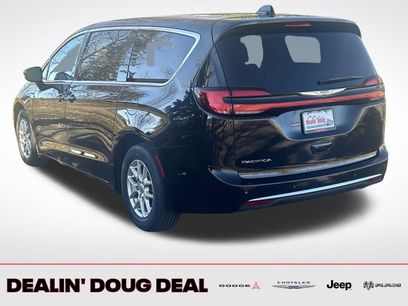 Used 2024 Chrysler Pacifica Touring-L