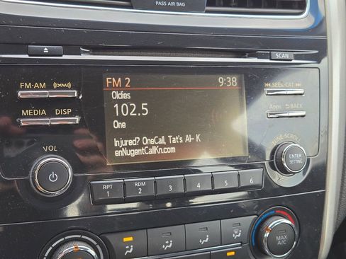 Used 2014 Nissan Altima 2.5 S w/ Sport Value Package FWD image 25