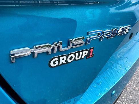 Certified 2017 Toyota Prius Prime Advanced FWD image 10