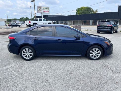 Used 2022 Toyota Corolla LE FWD image 2