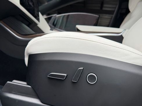 Used 2023 Tesla Model X AWD/4WD image 37