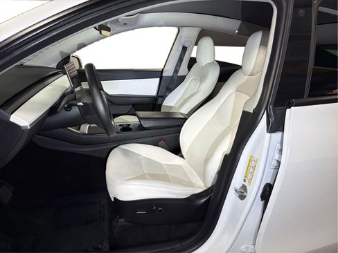 Used 2021 Tesla Model Y Long Range image 9