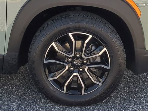 Used 2025 Chevrolet TrailBlazer ACTIV w/ Driver Confidence Package image 12