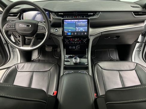 Used 2024 Jeep Grand Cherokee L Limited w/ Luxury Tech Group II image 46