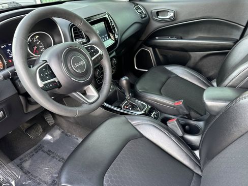 Used 2021 Jeep Compass Latitude image 4