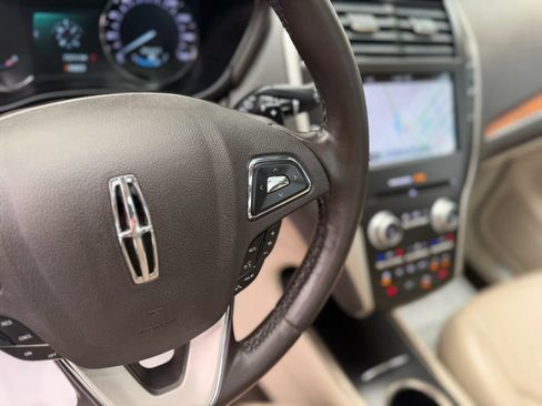 Used 2019 Lincoln MKC Select w/ Select Plus Package AWD/4WD image 25