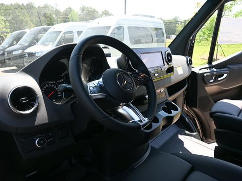 Used 2026 Mercedes-Benz Sprinter 2500 image 6
