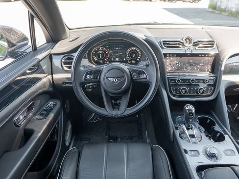 Used 2024 Bentley Bentayga Extended Wheelbase AWD/4WD image 12