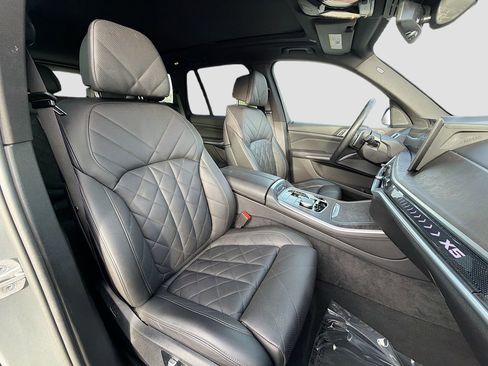 Used 2024 BMW X5 xDrive40i w/ Premium Package image 16