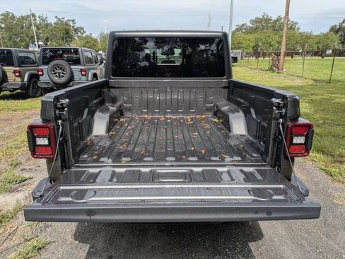 New 2026 Jeep Gladiator Sport AWD/4WD image 12