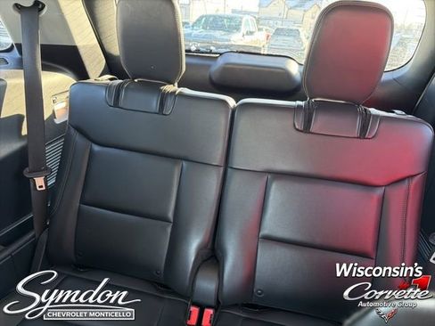 Used 2022 Ford Explorer XLT w/ Equipment Group 202A AWD/4WD image 18