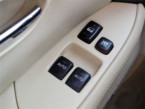 Used 2004 Lexus SC 430 Convertible image 24