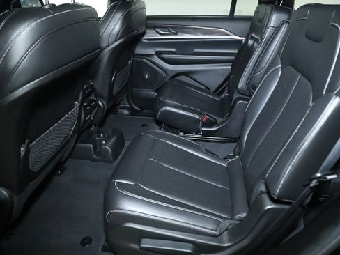 Used 2024 Jeep Grand Cherokee L Limited w/ Luxury Tech Group II image 14