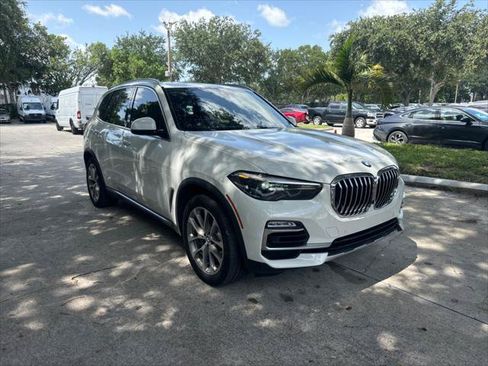 Used 2019 BMW X5 xDrive40i w/ Premium Package 2 AWD/4WD image 4