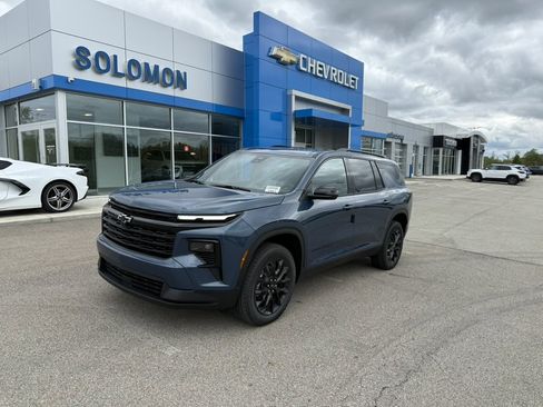 New 2026 Chevrolet Traverse LT w/ Midnight/Sport Edition AWD/4WD image 1