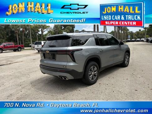 Used 2026 Chevrolet Traverse LT w/ Driver Confidence Package FWD image 9
