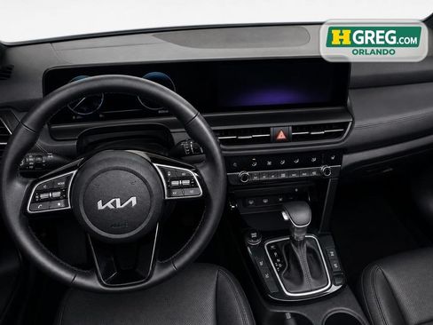 Used 2024 Kia Seltos EX FWD image 10