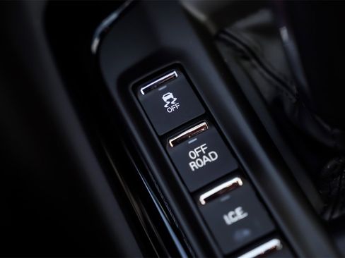 Certified 2022 Maserati Levante GT image 19