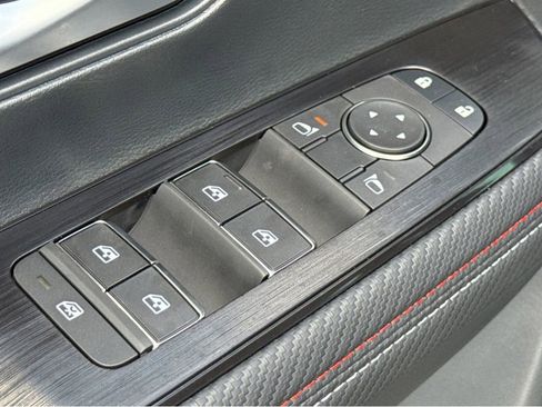 New 2026 Nissan Kicks SR FWD image 16