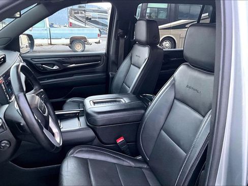 Used 2024 GMC Yukon XL Denali image 24