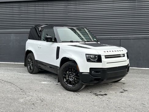 Used 2024 Land Rover Defender 90 X-Dynamic SE image 12