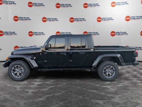 New 2025 Jeep Gladiator Sport AWD/4WD image 8