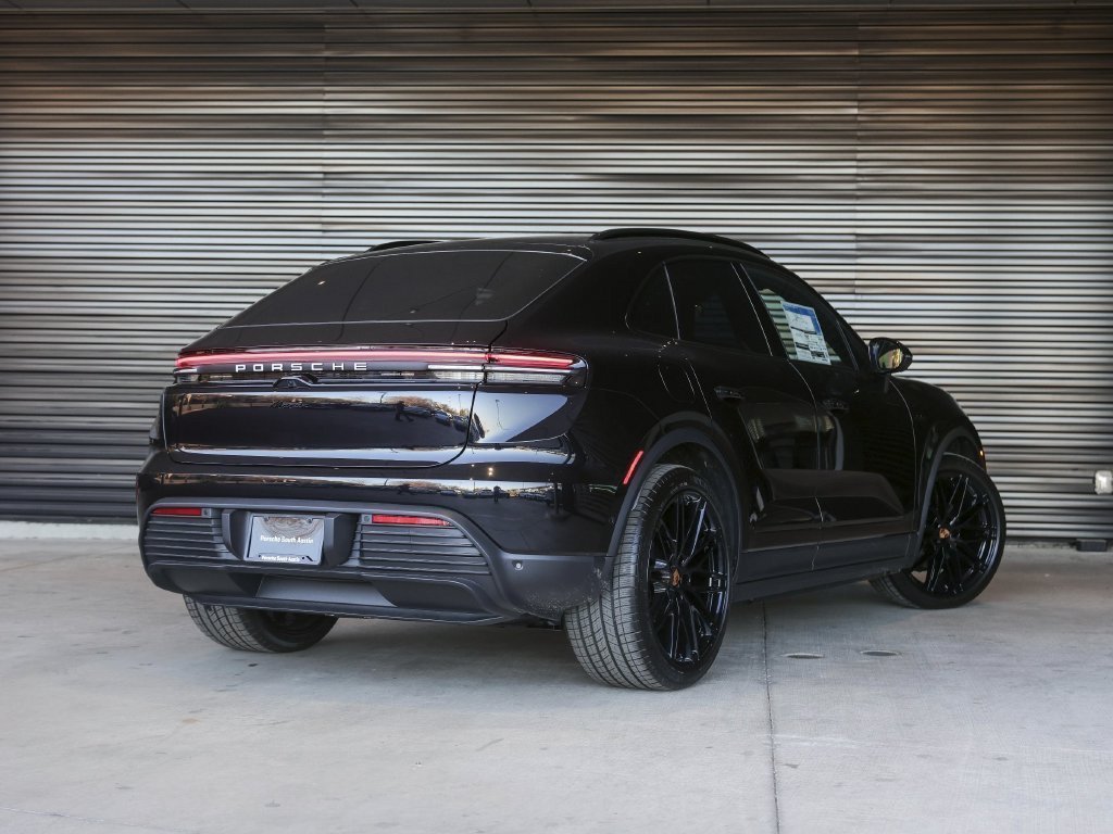 Certified 2026 Porsche Macan Electric RWD image 7