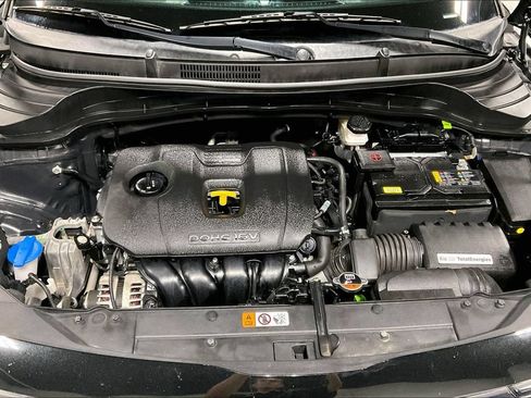 Used 2023 Kia Soul LX w/ LX Technology Package FWD image 11