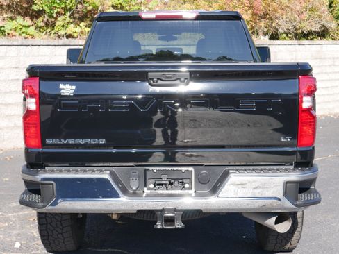 Certified 2022 Chevrolet Silverado 2500 LT w/ Convenience Package image 5