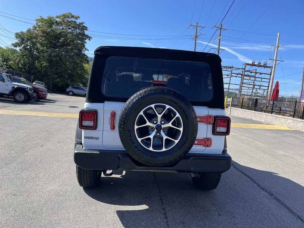 Used 2024 Jeep Wrangler Sport AWD/4WD image 4