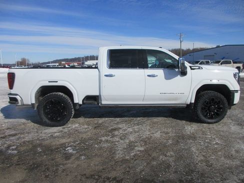 New 2026 GMC Sierra 2500 Denali Ultimate image 3