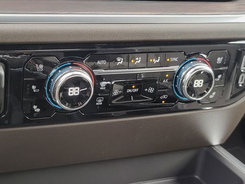 New 2026 GMC Sierra 1500 SLT w/ SLT Premium Package image 28