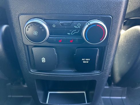 Used 2020 Ford Explorer Limited image 23