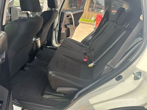 Used 2015 Toyota RAV4 LE FWD image 21