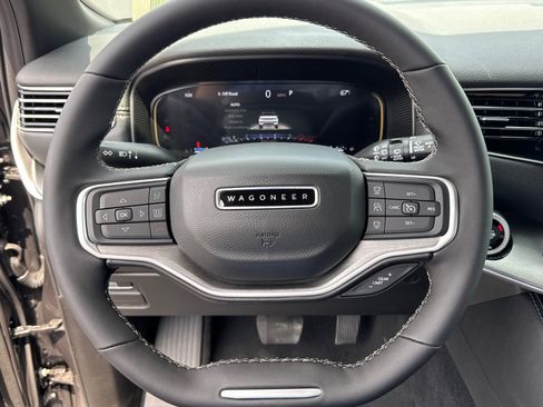 New 2025 Jeep Wagoneer Series II image 15
