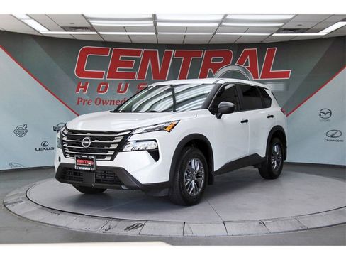 Certified 2024 Nissan Rogue S image 2