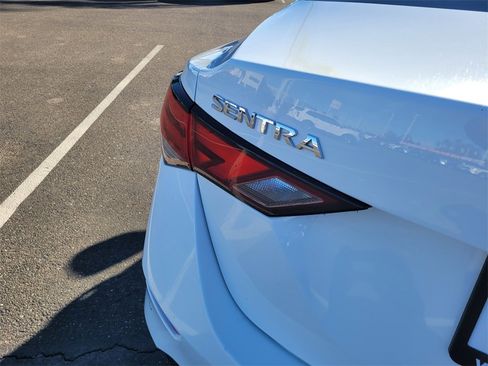 Used 2022 Nissan Sentra SV image 6