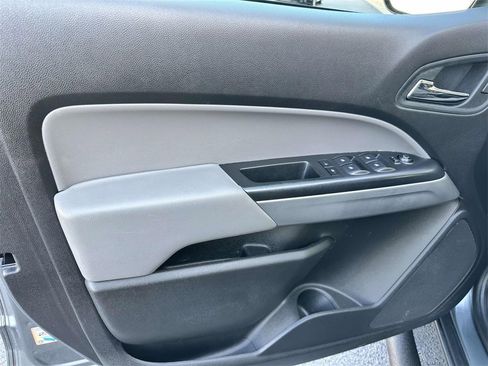 Used 2019 Chevrolet Colorado LT w/ LT Convenience Package image 18