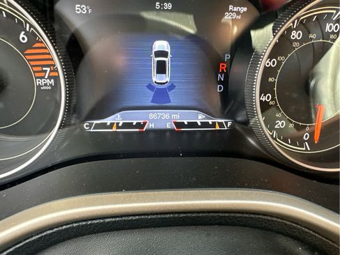 Used 2018 Jeep Cherokee Limited AWD/4WD image 7