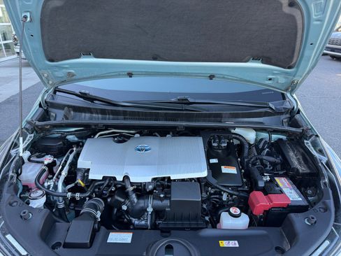 Used 2022 Toyota Prius LE image 22