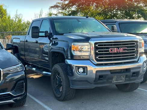 Used 2015 GMC Sierra 2500 SLE w/ SLE Preferred Package AWD/4WD image 2