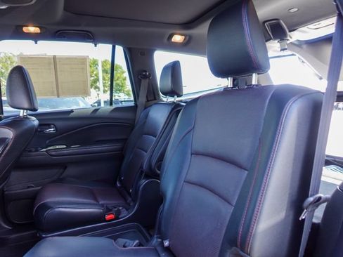 Used 2022 Honda Pilot Black Edition image 24