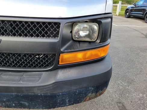Used 2011 Chevrolet Express 3500 LS RWD image 43