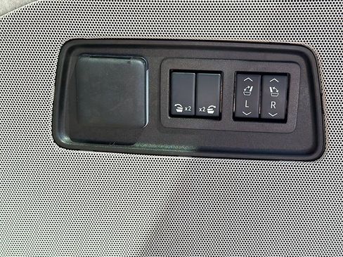 Certified 2025 Cadillac Escalade ESV Sport Platinum AWD/4WD image 20