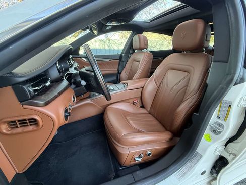 Used 2022 Maserati Quattroporte GT image 4