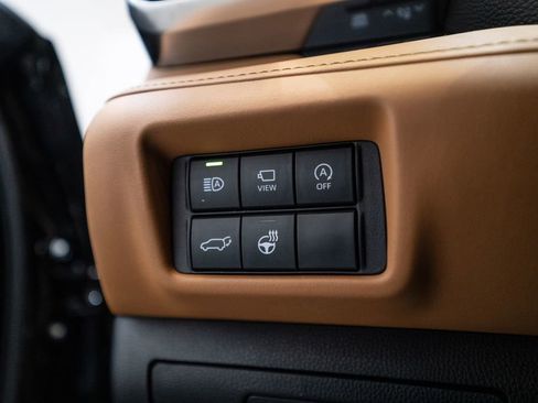 Used 2023 Toyota Highlander Platinum image 23